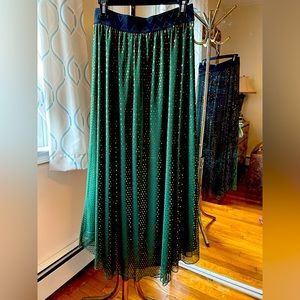LuLaRoe, Lucy skirt, dark green with gold diamonds size small, black waistband